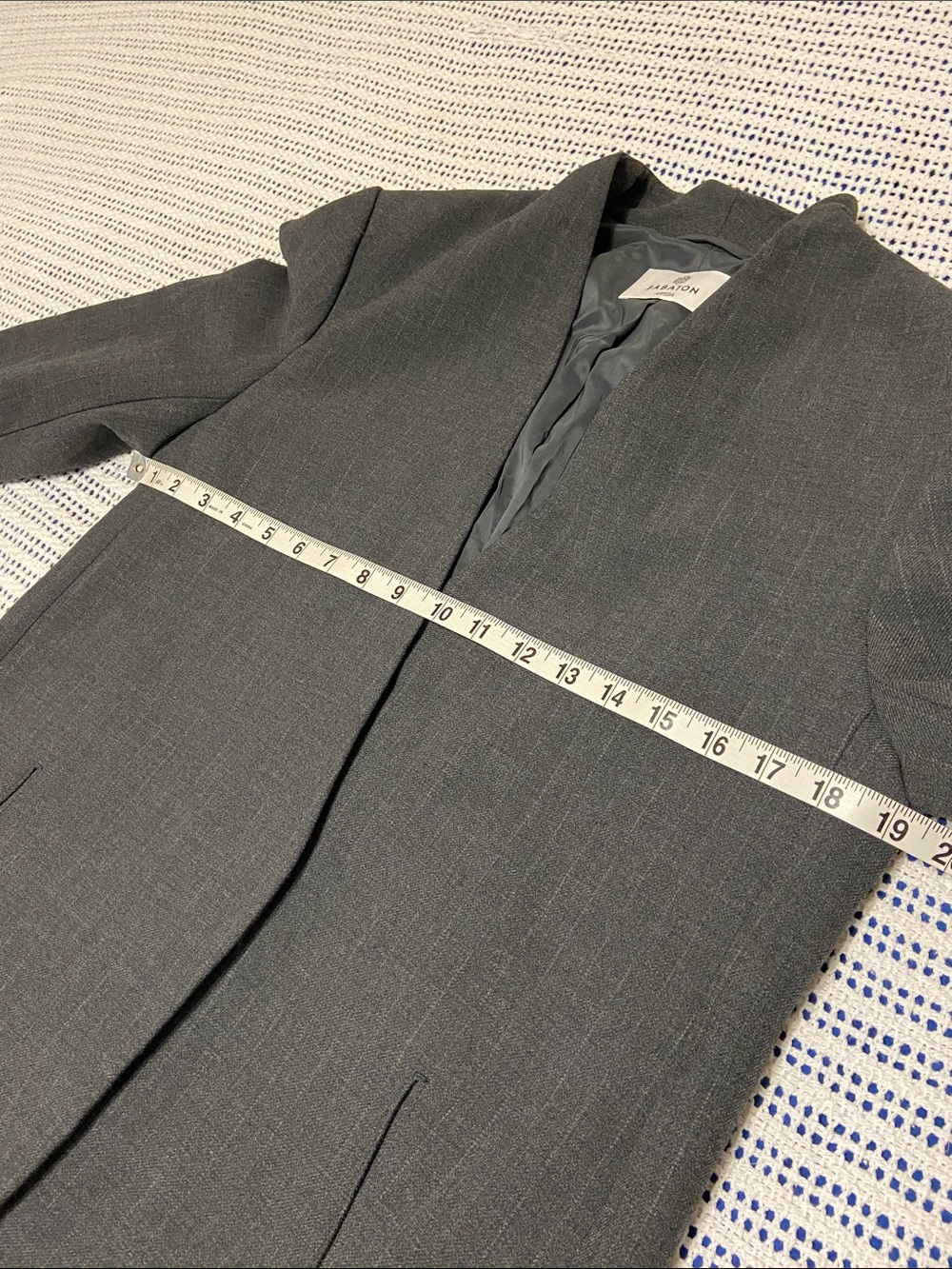 Aritzia Babaton Power Blazer dark grey colorway open front 3/4 sleeves Size 10 - Picture 15 of 16